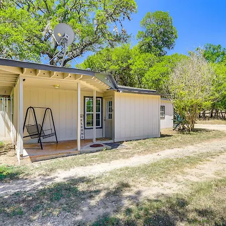 Bandera Carriage House With Medina River Access!